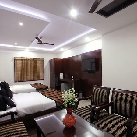 Hotel Mohan International Nowe Delhi Zewnętrze zdjęcie