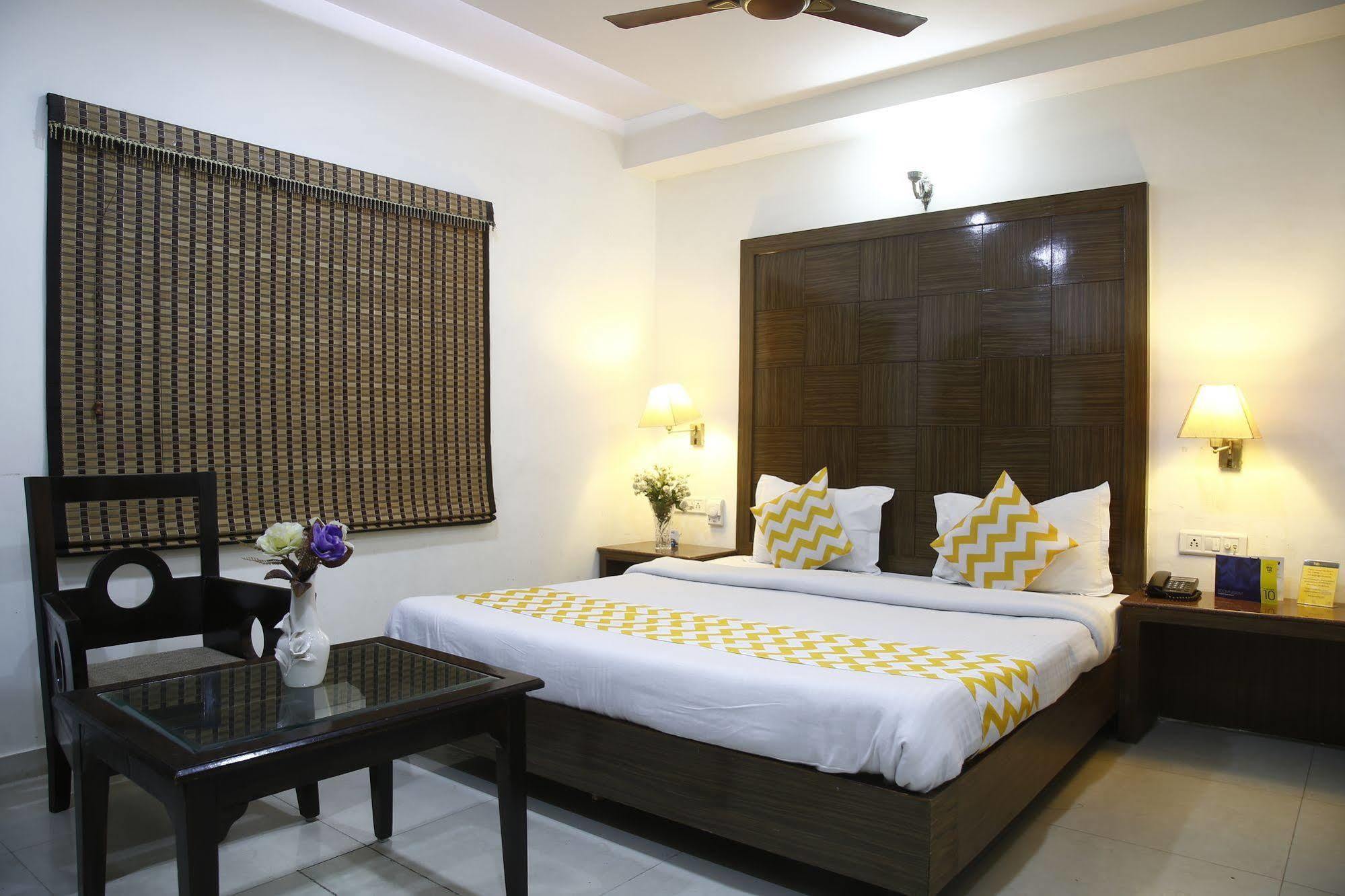 Hotel Mohan International Nowe Delhi Zewnętrze zdjęcie