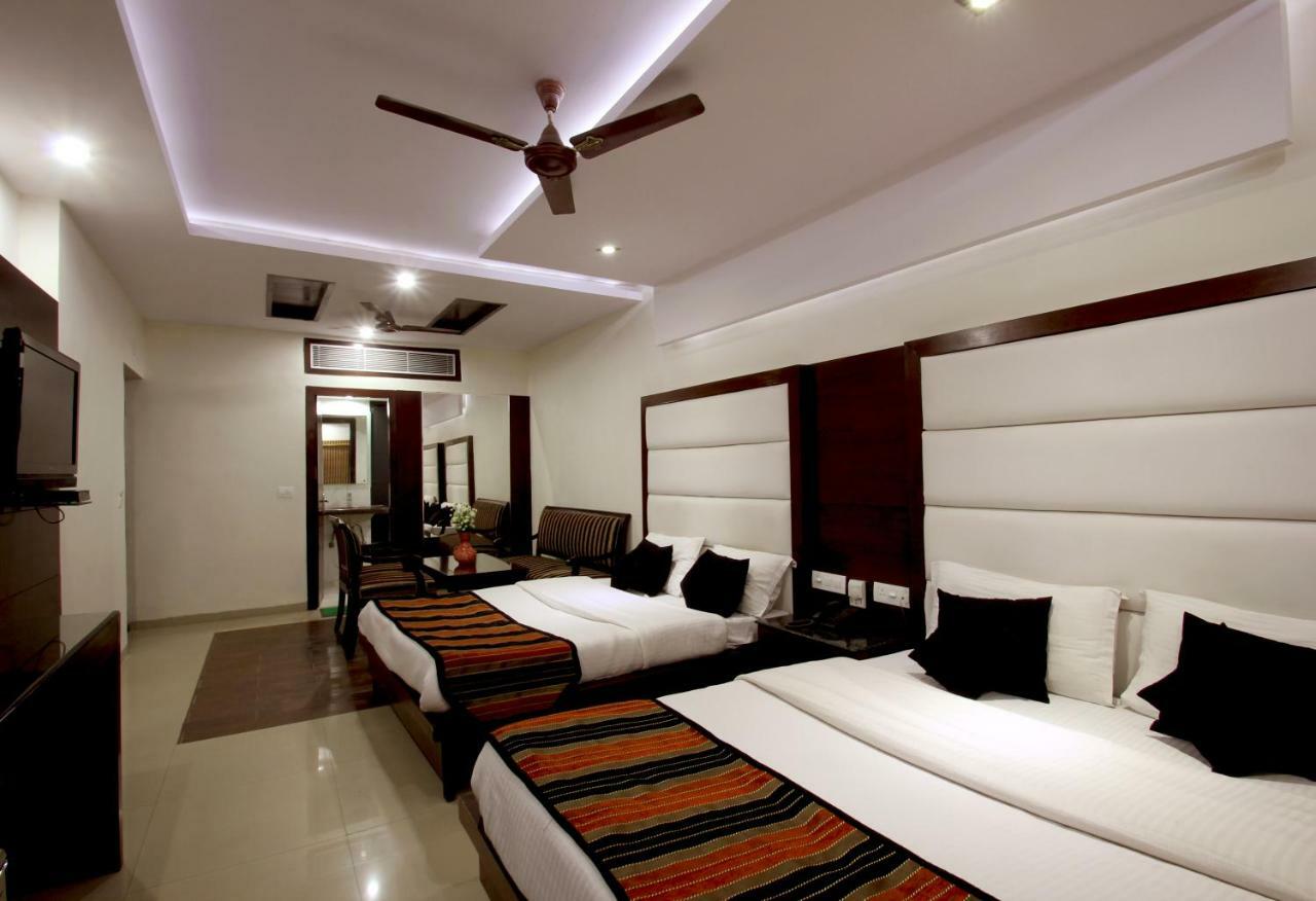 Hotel Mohan International Nowe Delhi Zewnętrze zdjęcie