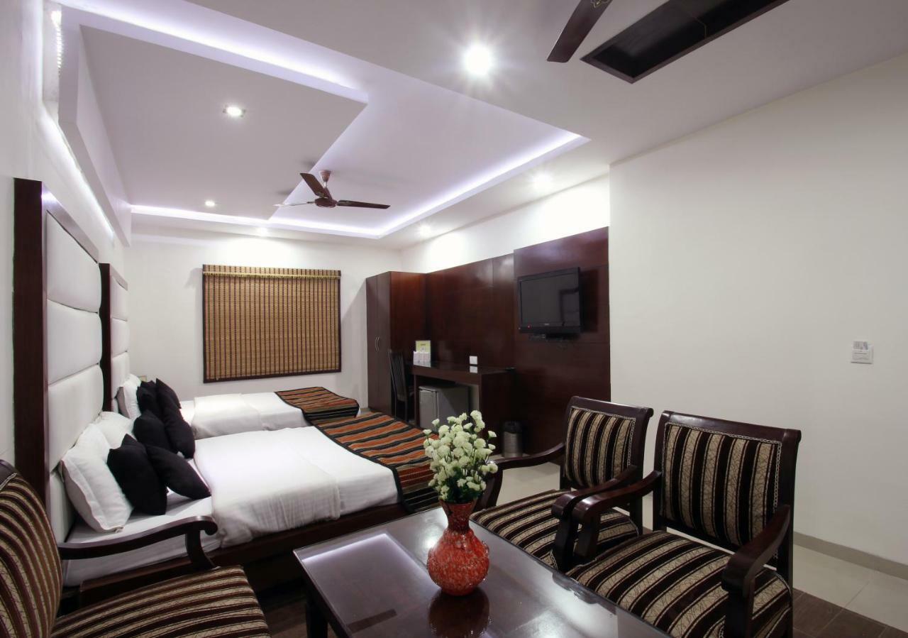 Hotel Mohan International Nowe Delhi Zewnętrze zdjęcie