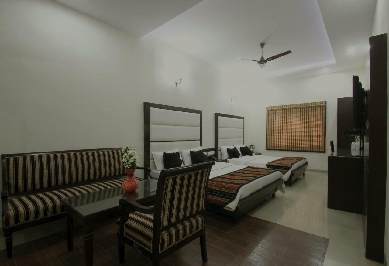 Hotel Mohan International Nowe Delhi Zewnętrze zdjęcie