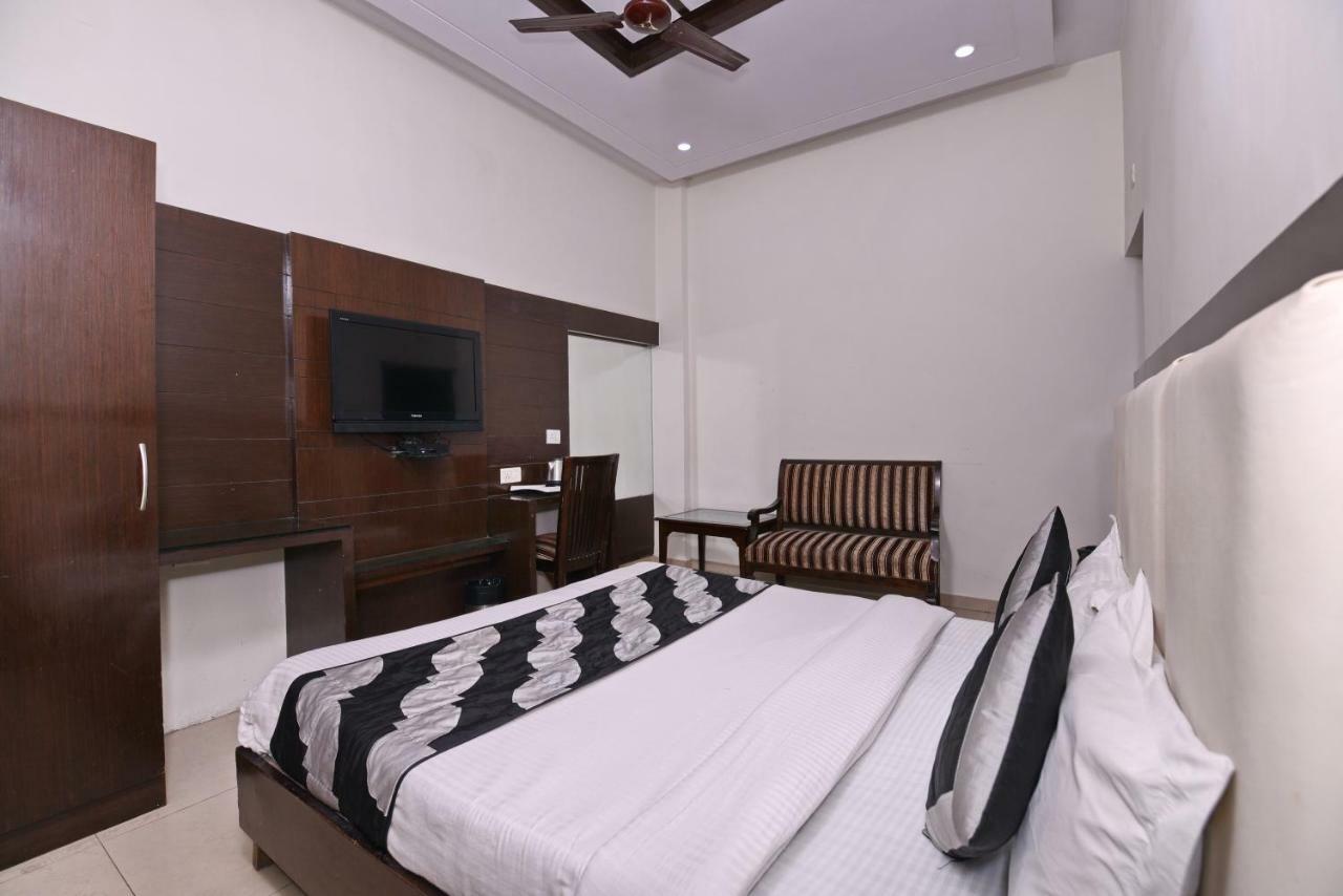 Hotel Mohan International Nowe Delhi Zewnętrze zdjęcie